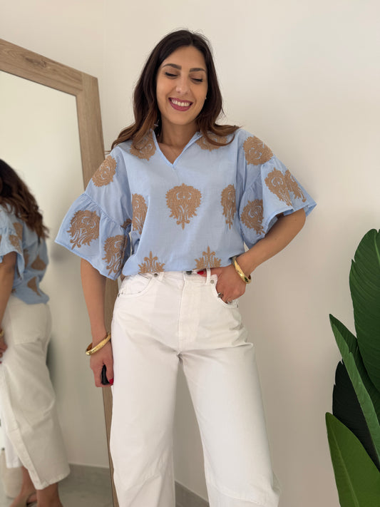 Blusa con ricami Brend celeste